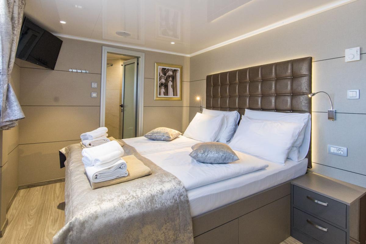 Amb-Cabin-Main Deck (3)