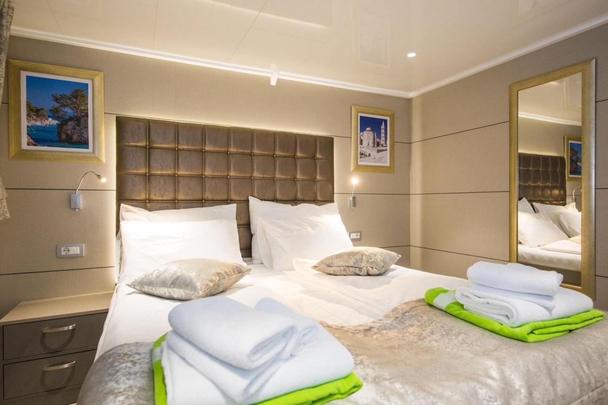 Amb-Cabin-Standard (4)